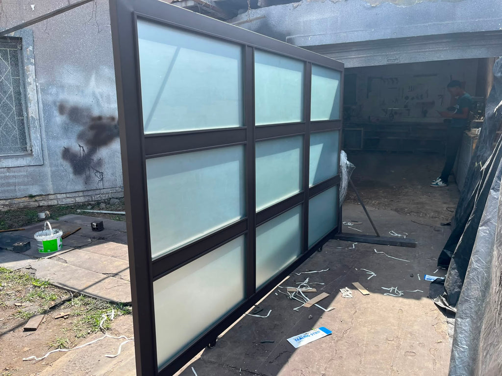 Modern Glass Steel Sliding Gate
